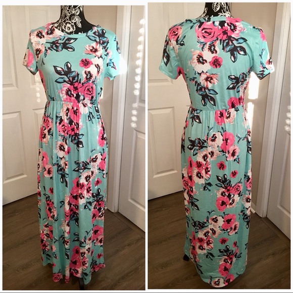 Dresses & Skirts - Mint Green Floral Maxi Dress with Pockets
